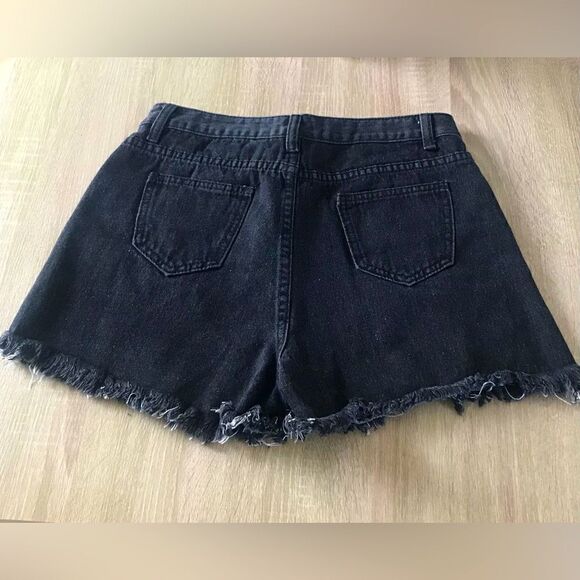 NWOT … SHEIN “Size: M” Distressed Black Denim Shorts - Picture 2 of 4